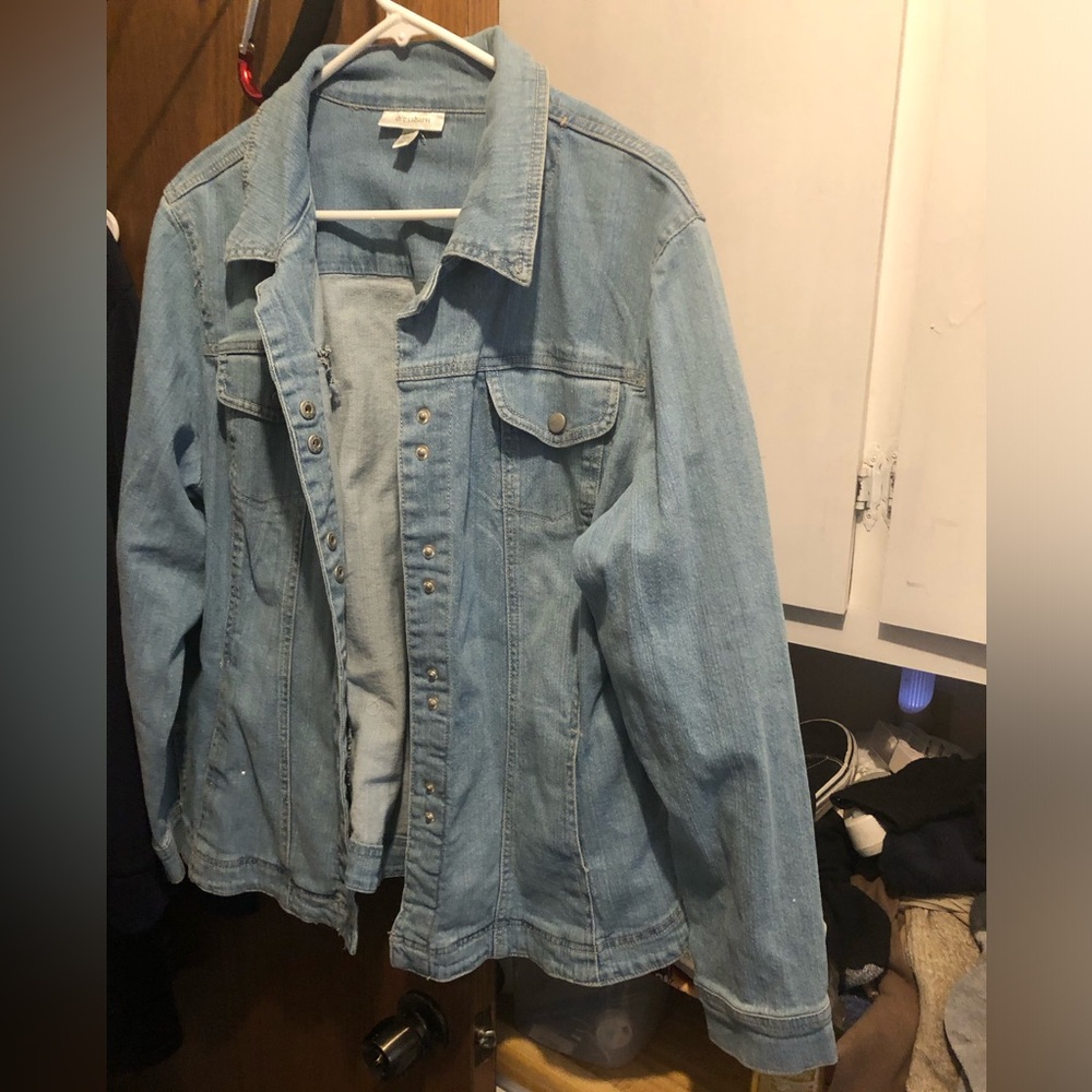 Dressbarn Fitted Denim Jacket -756 $25 or $20 w/offer